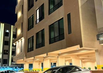 استديو بسرير مريح وتصميم هادئ 
