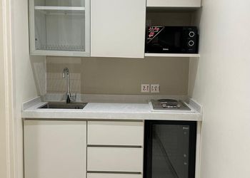 استديو بسرير ماستر  وجلسة جانبية