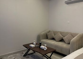 استديو بدخول ذاتي وسرير مريح