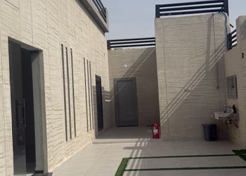 شاليه بجلسة خارجية ومسبح