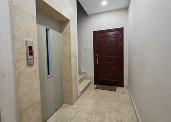 شقة بغرفتين نوم وصالة 