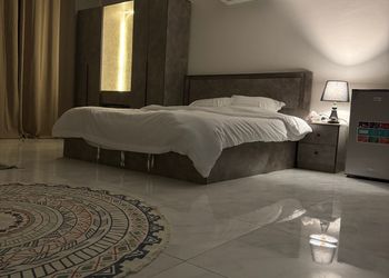 استديو هادئ بسرير ماستر 
