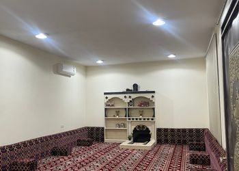 استراحة بمجلس وفناء خارجي 