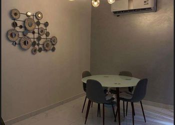 شاليه بغرفة مطلة على المسبح