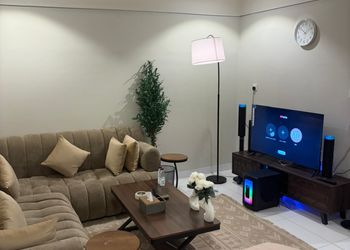 استديو بسرير ماستر وجلسة جانبية 