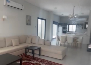 فيلا بصالة جلوس و 3 غرف نوم 