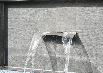شاليه بغرفة نوم مطلة على المسبح 