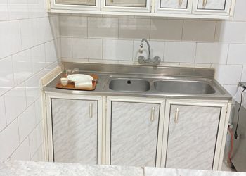 استديو بسرير ماستر وجلسة جانبية 