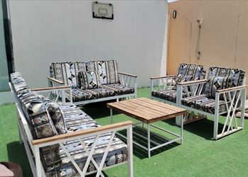 شالية بجلسة خارجية والعاب اطفال