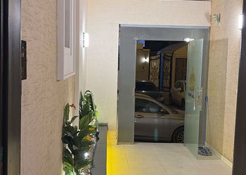 استديو بسرير ماستر وجلسة جانبية