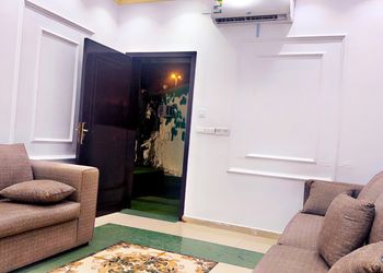 استراحة بمسطح اخضر وجلسه خارجيه