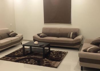 شاليه بمسبح ومسطح اخضر