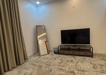 استديو بسرير ماستر 