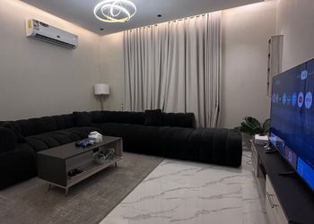 شقة بغرفة معيشة وغرفة نوم 