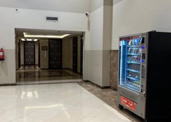 شقة بغرفتين نوم وغرفة جلوس 