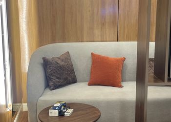 استديو هادئ بدخول ذاتي