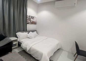 استديو بسرير ماستر 