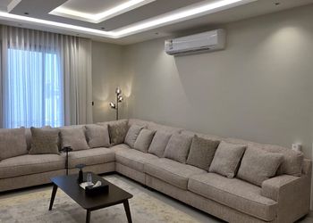 شقة بتصميم أنيق وغرفتين نوم 