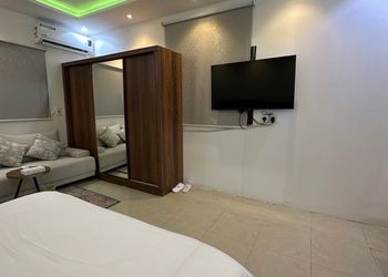 استوديو بسرير ماستر