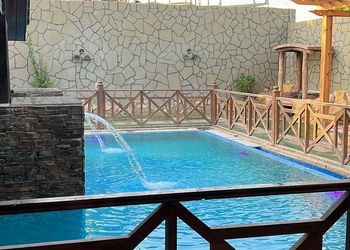 منتجع فندقي بمسطح اخضروبلياردو