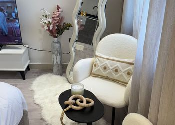 استديو بسرير ماستر وجلسة جانبية