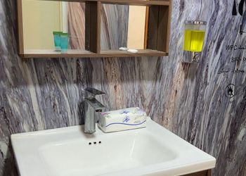 شاليه بألعاب أطفال ومسبح