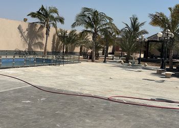 استراحة بمسطح اخضر و مسبح خارجي