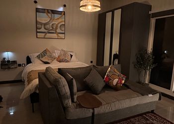 استديو بسرير ماستر وجلسة جانبية 