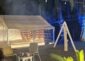 استراحة بألعاب أطفال ومجالس