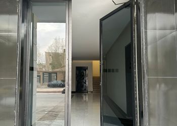 استديو بسرير ماستر