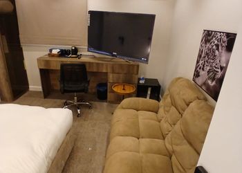 استديو بسرير ماستر وجلسة جانبية 