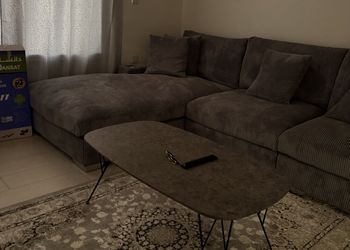 استراحة بمجلس وفناء خارجي 