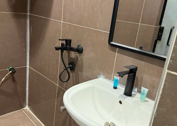 استديو بأثاث مريح وبسيط