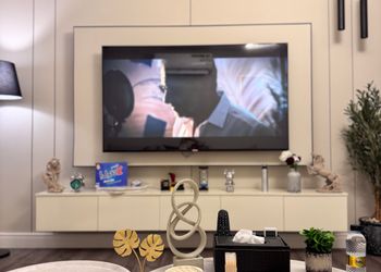 شقة بغرفة معيشة وغرفة نوم 