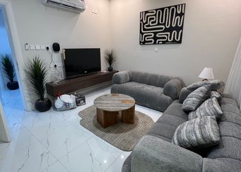 شقة بغرفتين نوم وصالة