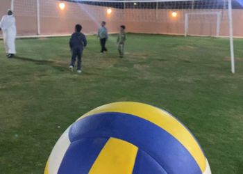 استراحة بمسطح اخضر ومجالس
