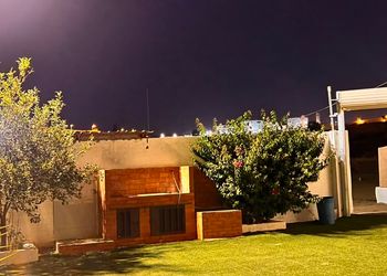 استراحة بصالة واسعة وأجواء ممتعة 