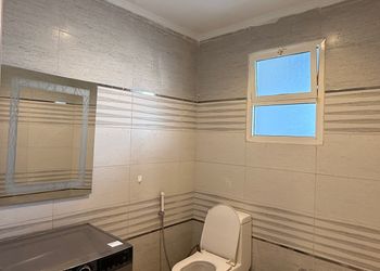 شاليه بإطلالة بحرية ومسبح خاص