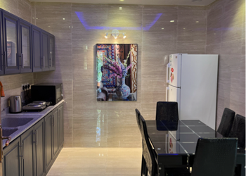 شاليه بمسبح خارجي وجلسة خارجية 