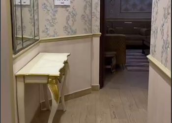 شقة بغرفتين نوم وصالة 