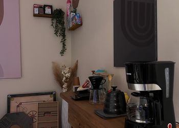 شقة بغرفة معيشة وغرفة نوم 