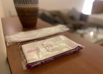 استديو بأثاث مريح وبسيط 