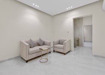 استديو بأثاث مريح وبسيط 