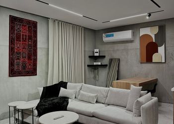 شقة بصالة أنيقة ودخول ذاتي 