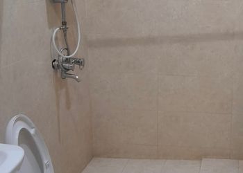 شاليه بجلسة خارجية وألعاب أطفال 