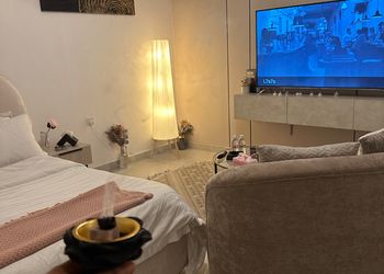 استديو بسرير ماستر وجلسة جانبية 