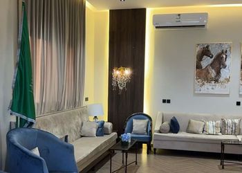 استراحة بمجلس أنيق واجواء عائلية ومميزة