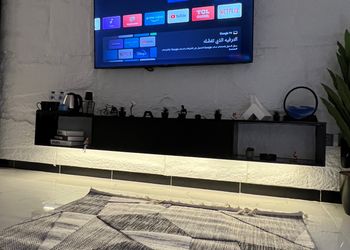 استديو بأثاث مريح وبسيط 