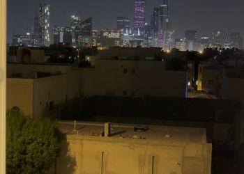 استديو بسرير ماستر وجلسة جانبية
