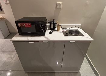 استديو بسرير ماستر وجلسة جانبية 